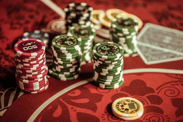 Multiplier symbols boost cascade wins Multiplier symbols in Sweet Bonanza